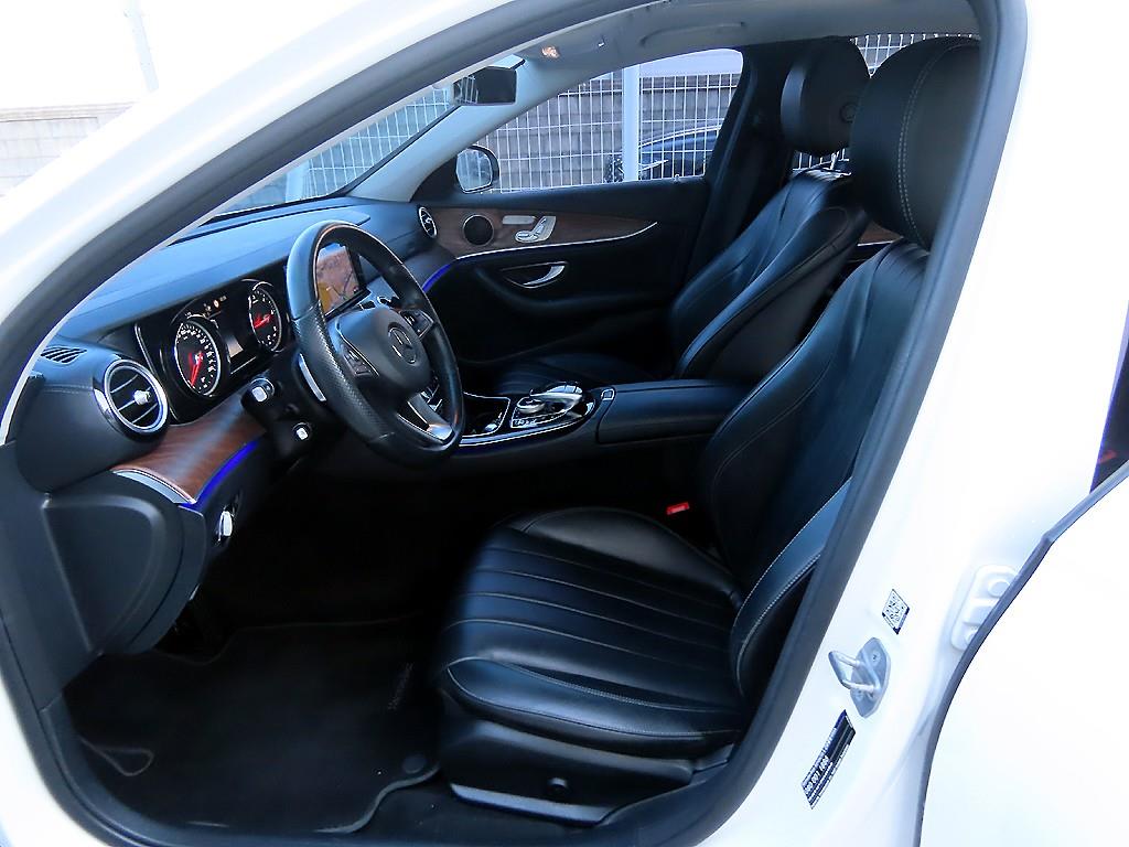 Mercedes Benz E class - Vista 5