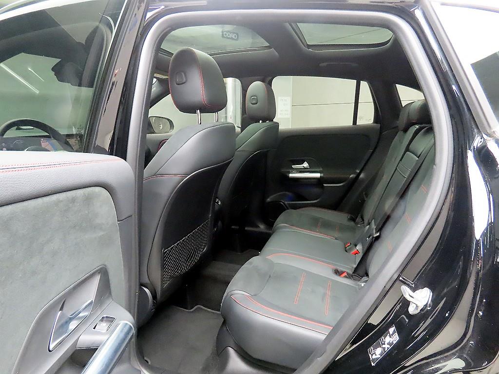 Mercedes Benz GLA Class - Vista 6