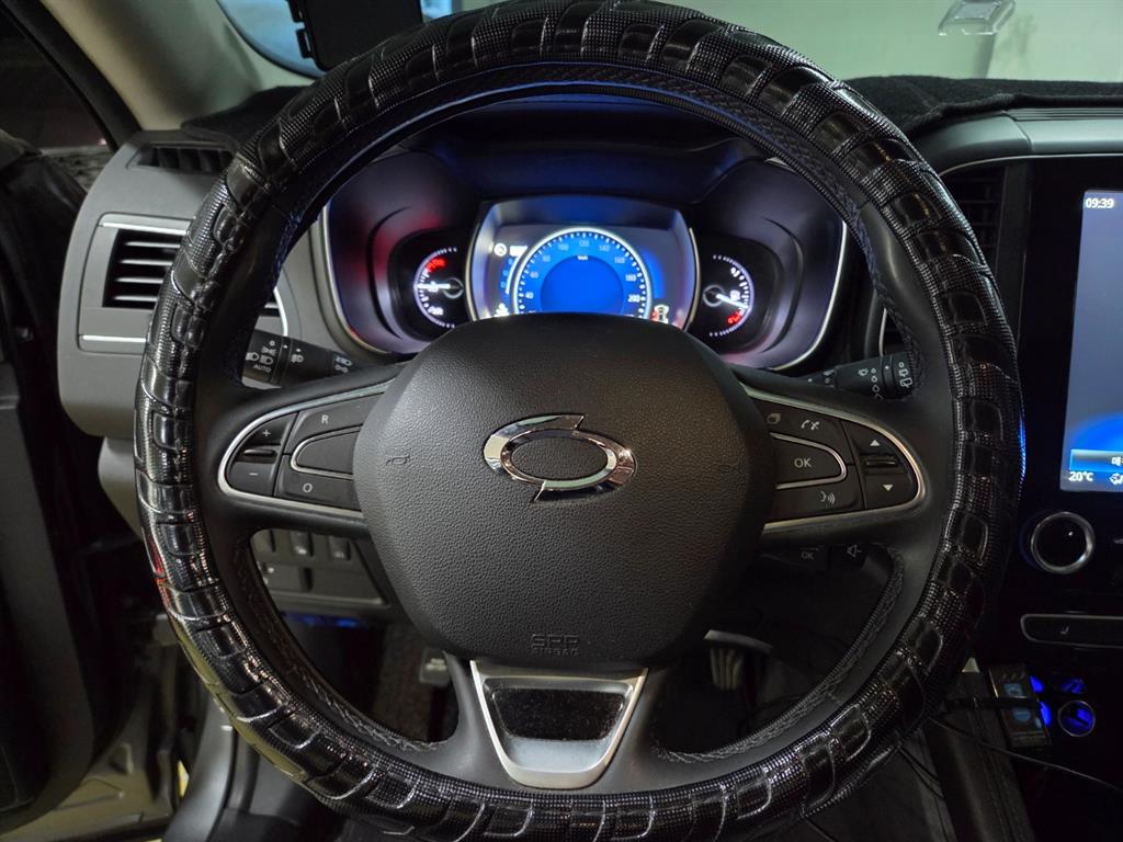 SAMSUNG QM6 - Vista 9