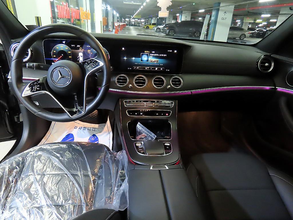 Mercedes Benz E class - Vista 10