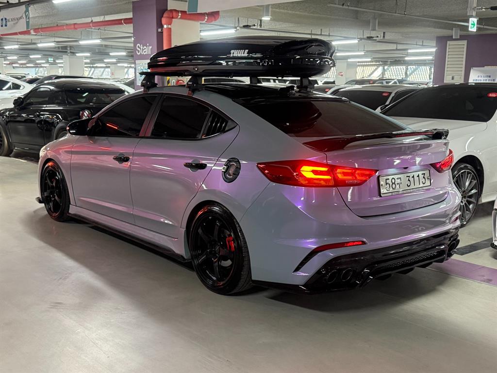 HYUNDAI Avante - Vista 4