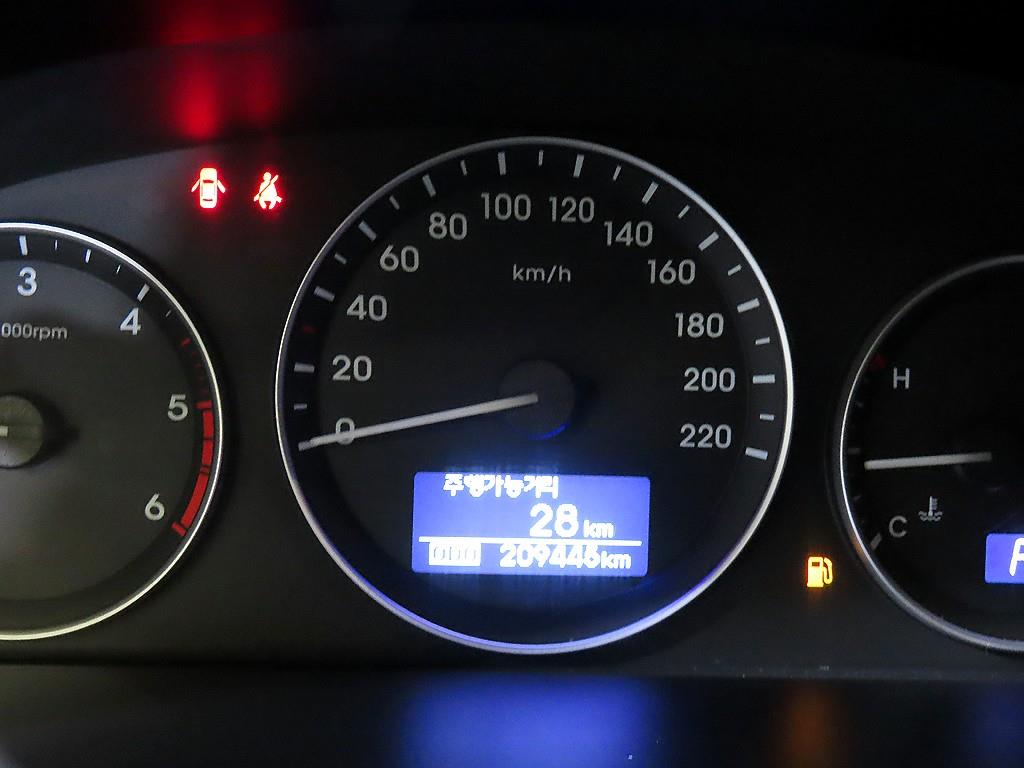 HYUNDAI Starex - Vista 9