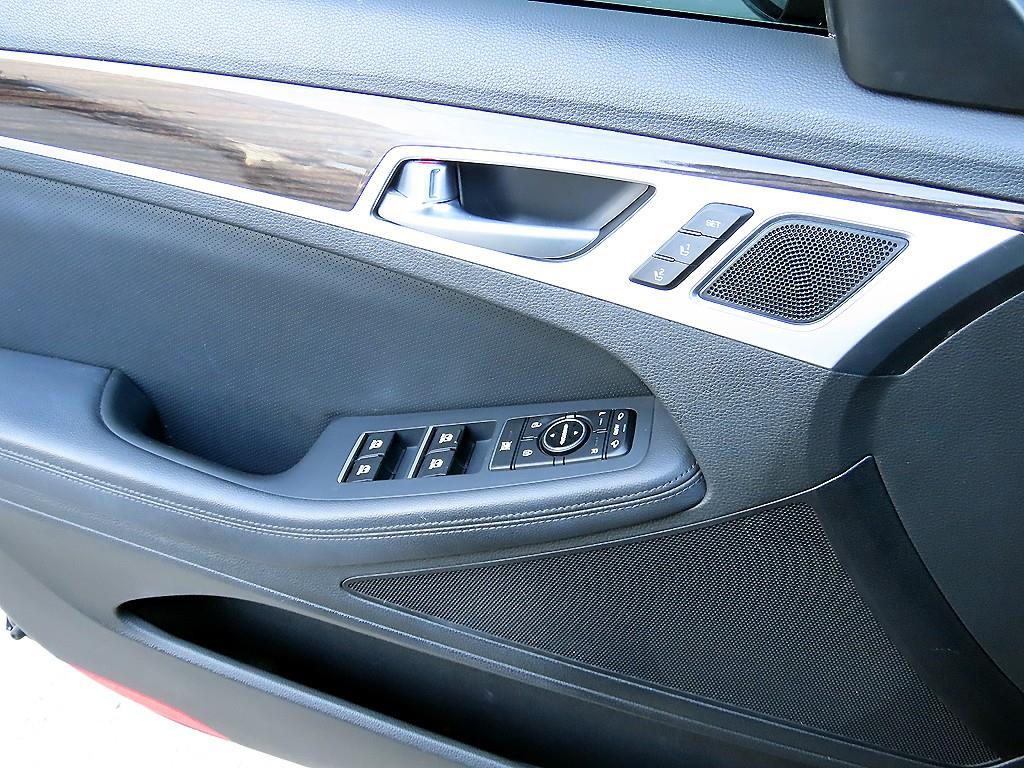 Genesis G80 - Vista 12