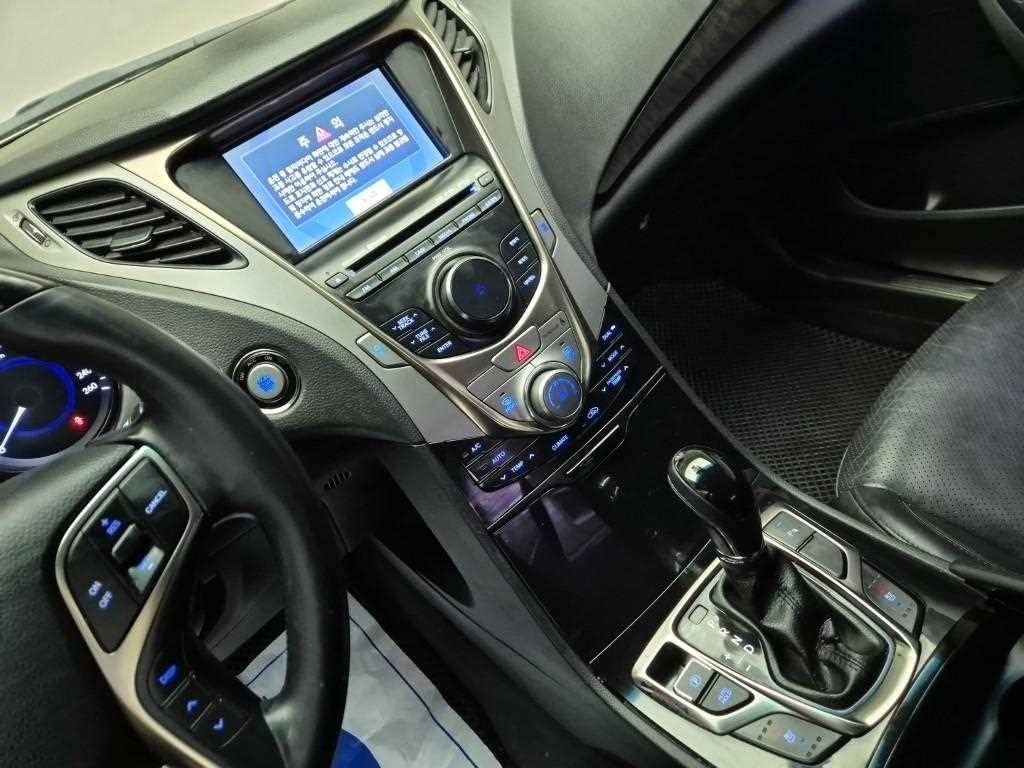 HYUNDAI Grandeur - Vista 8