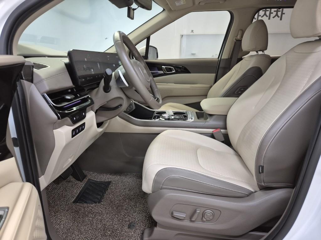 KIA Carnival - Vista 12