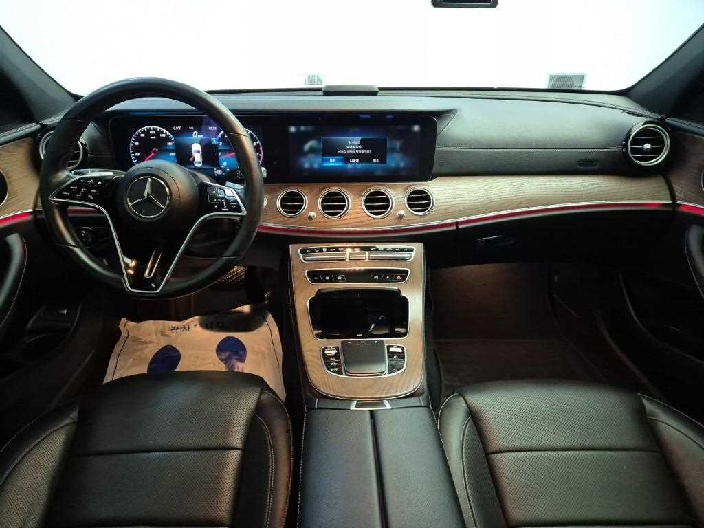 Mercedes Benz E class - Vista 7