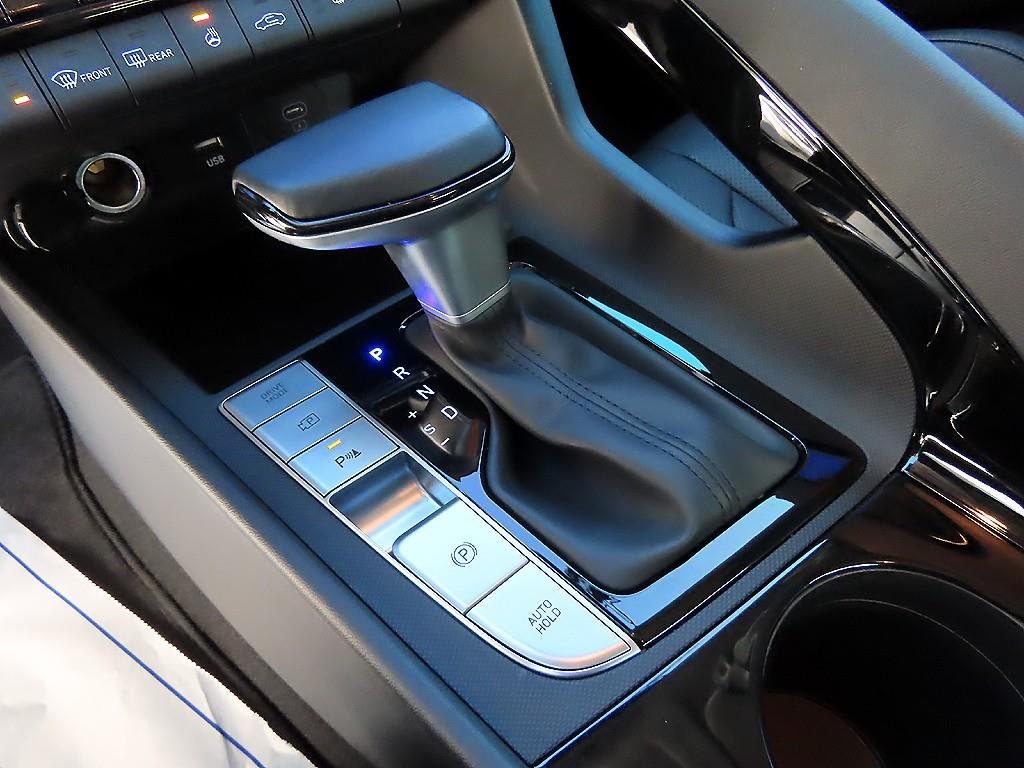 HYUNDAI Avante - Vista 10