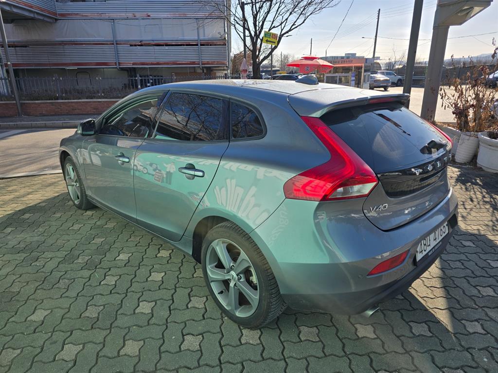 Volvo V40 - Vista 4
