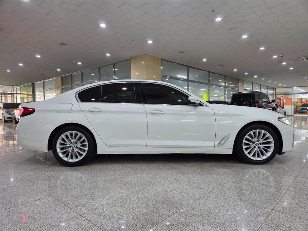 BMW 5 Series - Vista 5