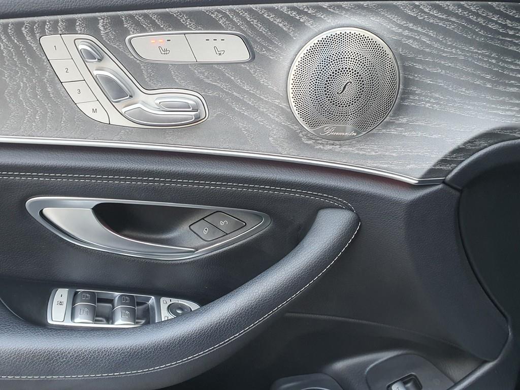 Mercedes Benz E class - Vista 12