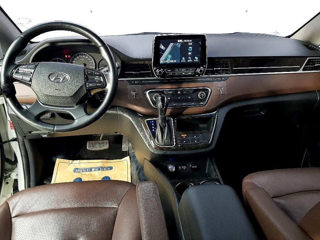 HYUNDAI Starex - Vista 5