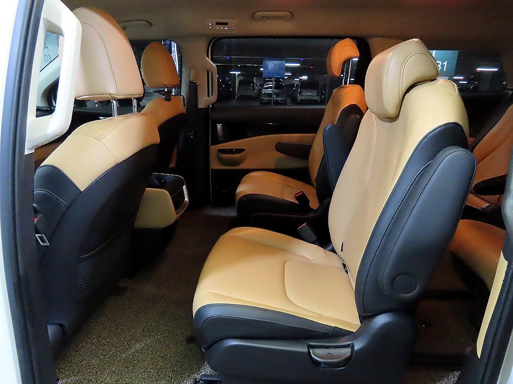 KIA Carnival - Vista 7