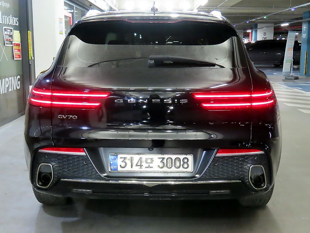 Genesis GV70 - Vista 5