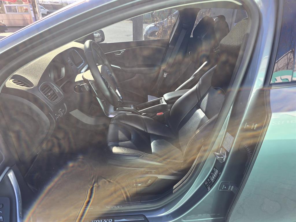 Volvo V40 2018 Gris - Importación desde Corea - HF Imports Iquique - Foto 18