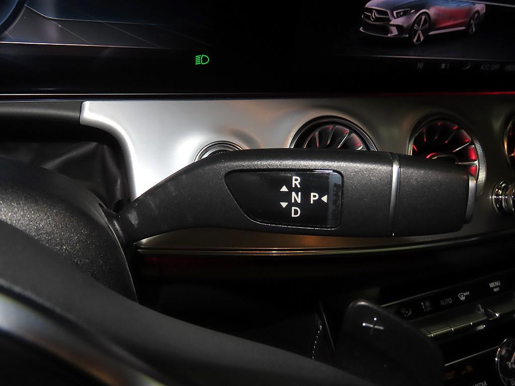 Mercedes Benz CLS Class - Vista 12