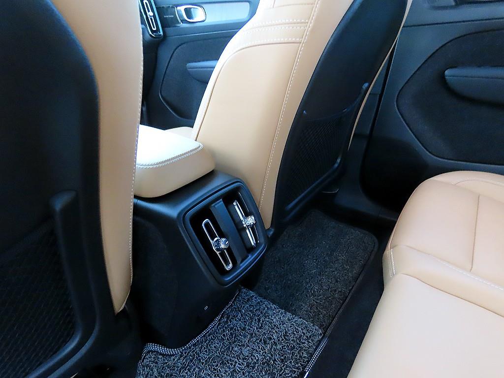 Volvo XC40 2022 Blanco - Importación desde Corea - HF Imports Iquique - Foto 14