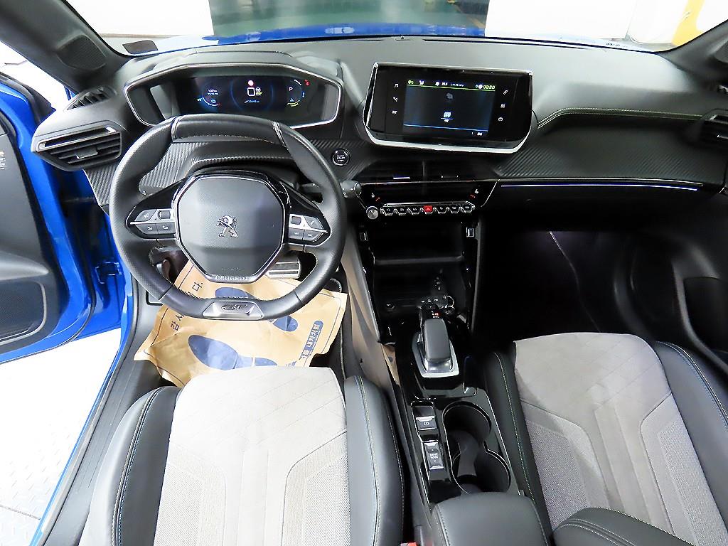 Peugeot 208 - Vista 7