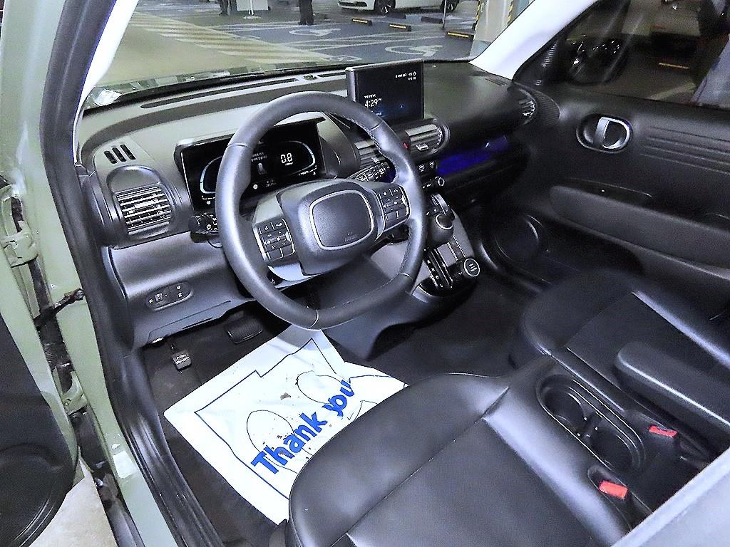 HYUNDAI Casper - Vista 10