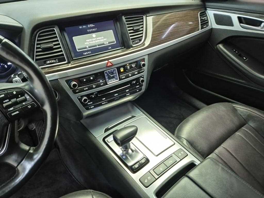 Genesis G80 - Vista 10