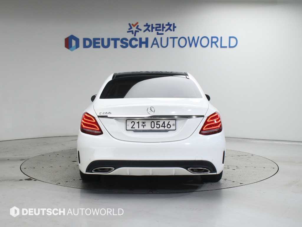 Mercedes Benz C Class - Vista 4