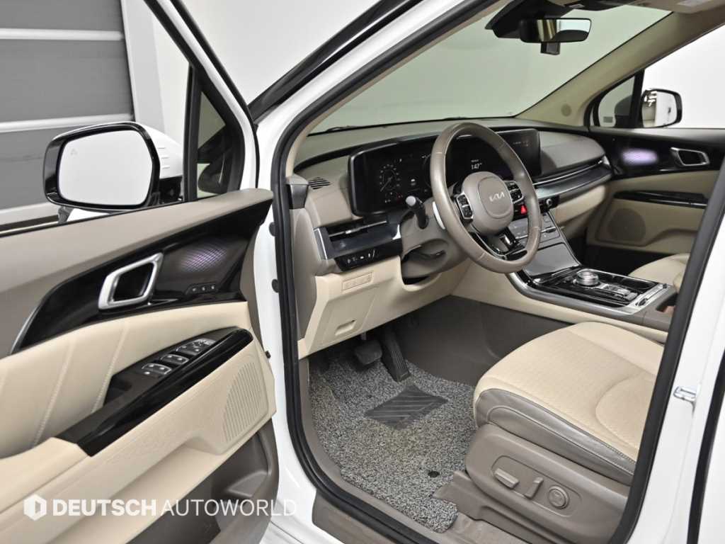 KIA Carnival - Vista 11