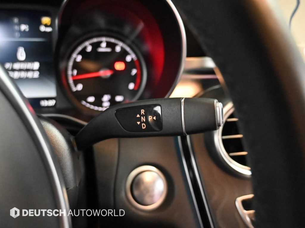 Mercedes Benz C Class - Vista 9