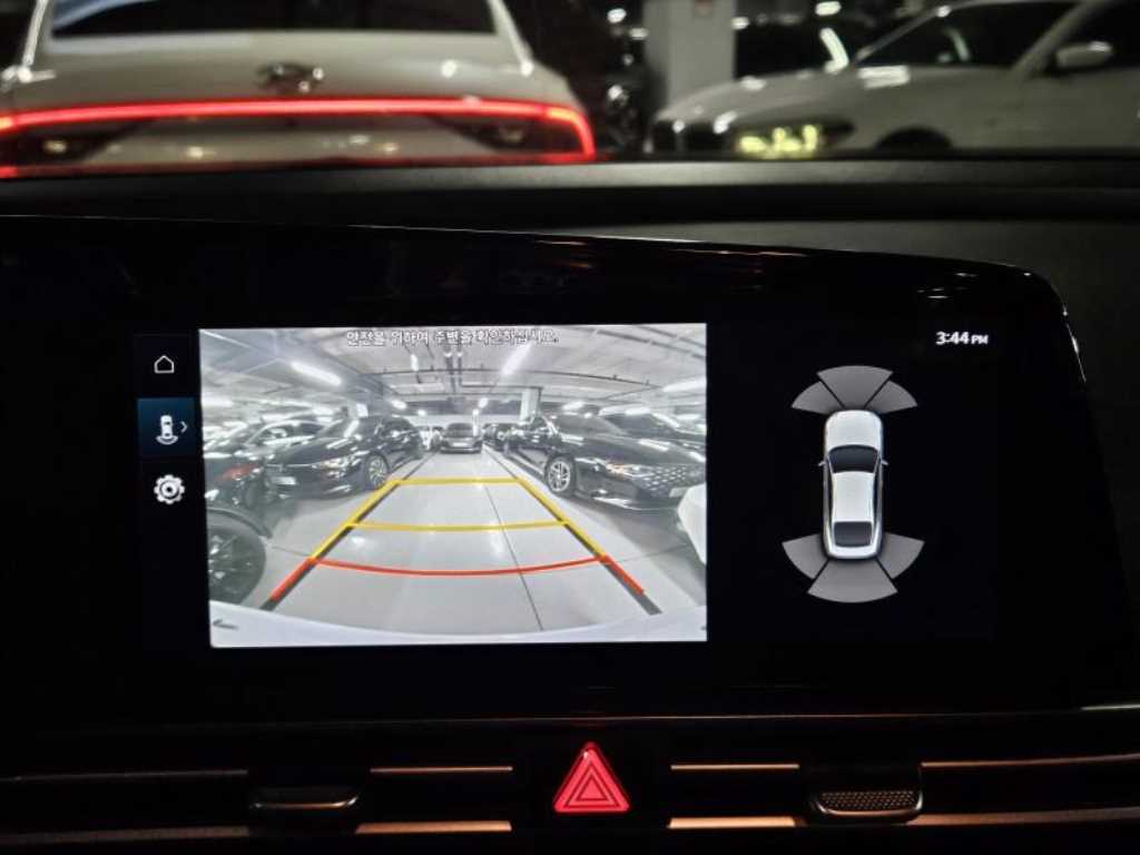 HYUNDAI Avante - Vista 8