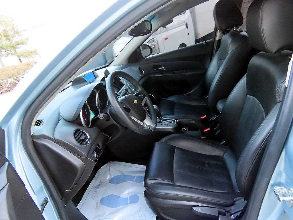 Chevrolet Cruise - Vista 5