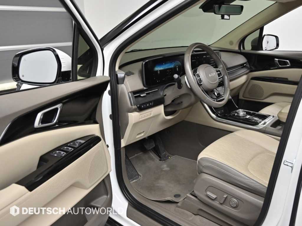 KIA Carnival - Vista 11
