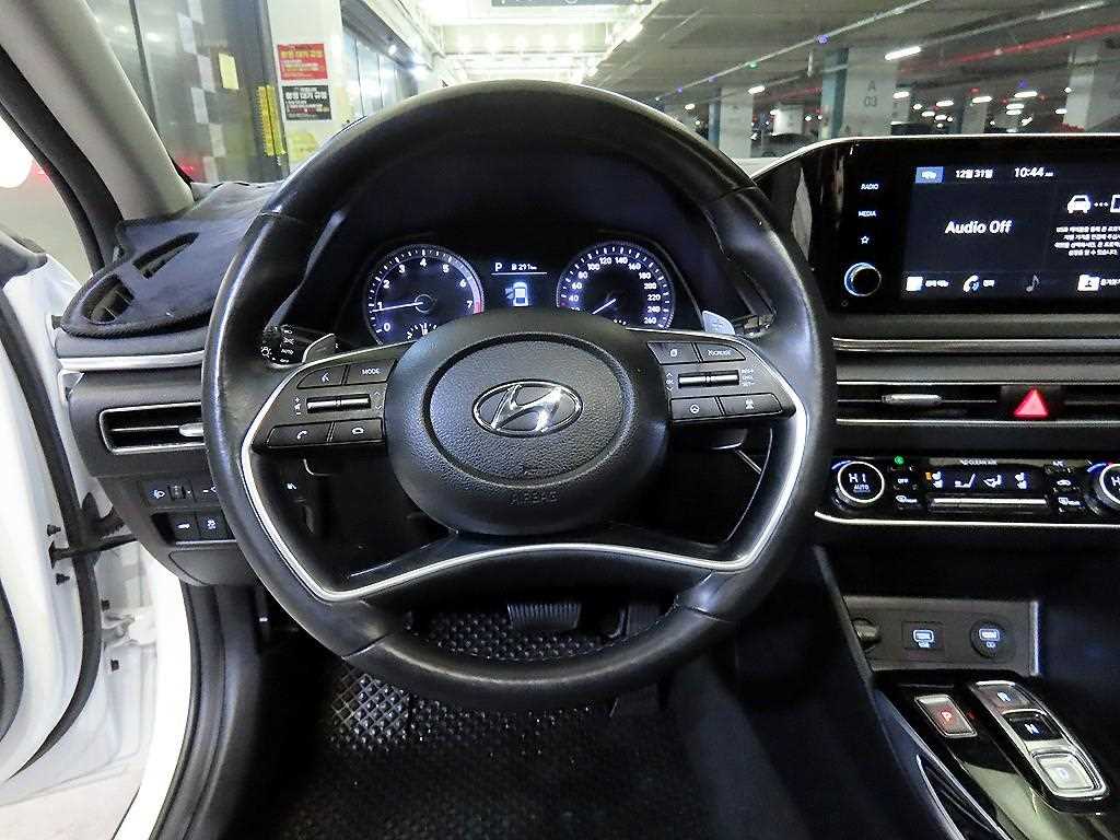 HYUNDAI Sonata - Vista 8