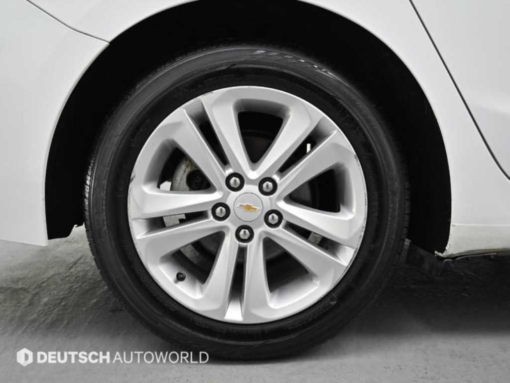 Chevrolet Cruise - Vista 5