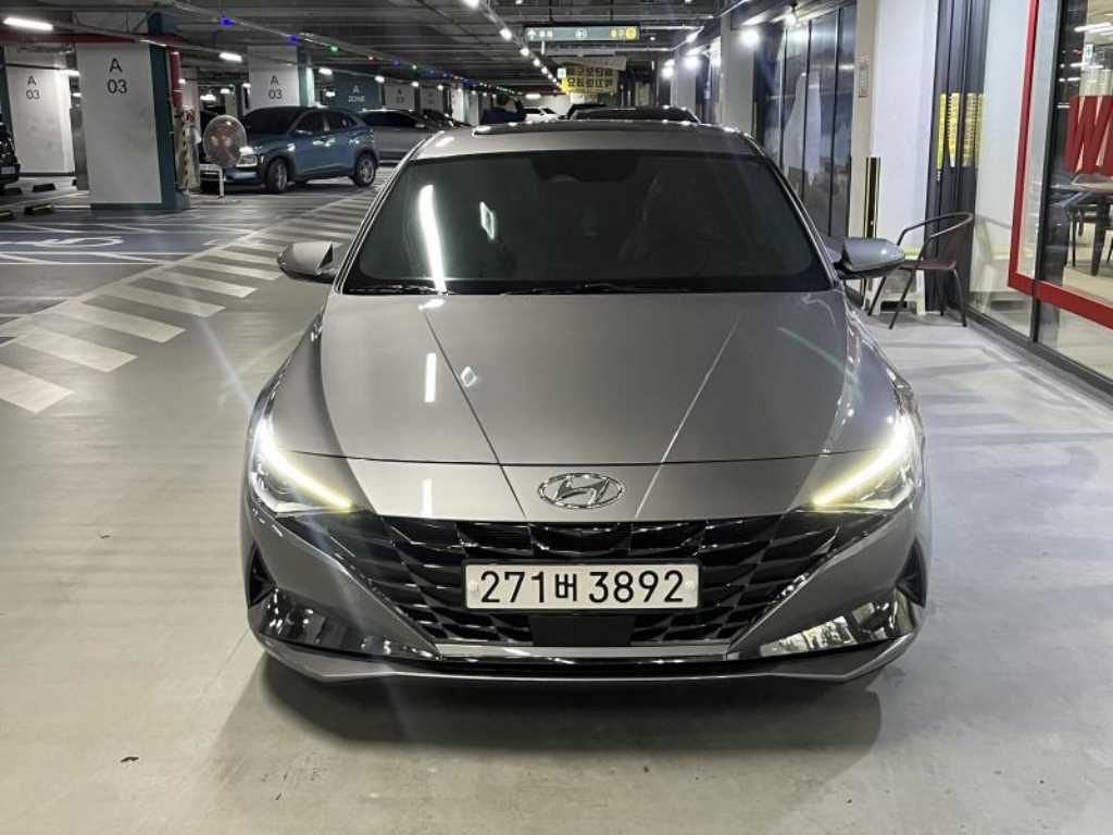 HYUNDAI Avante - Vista 3