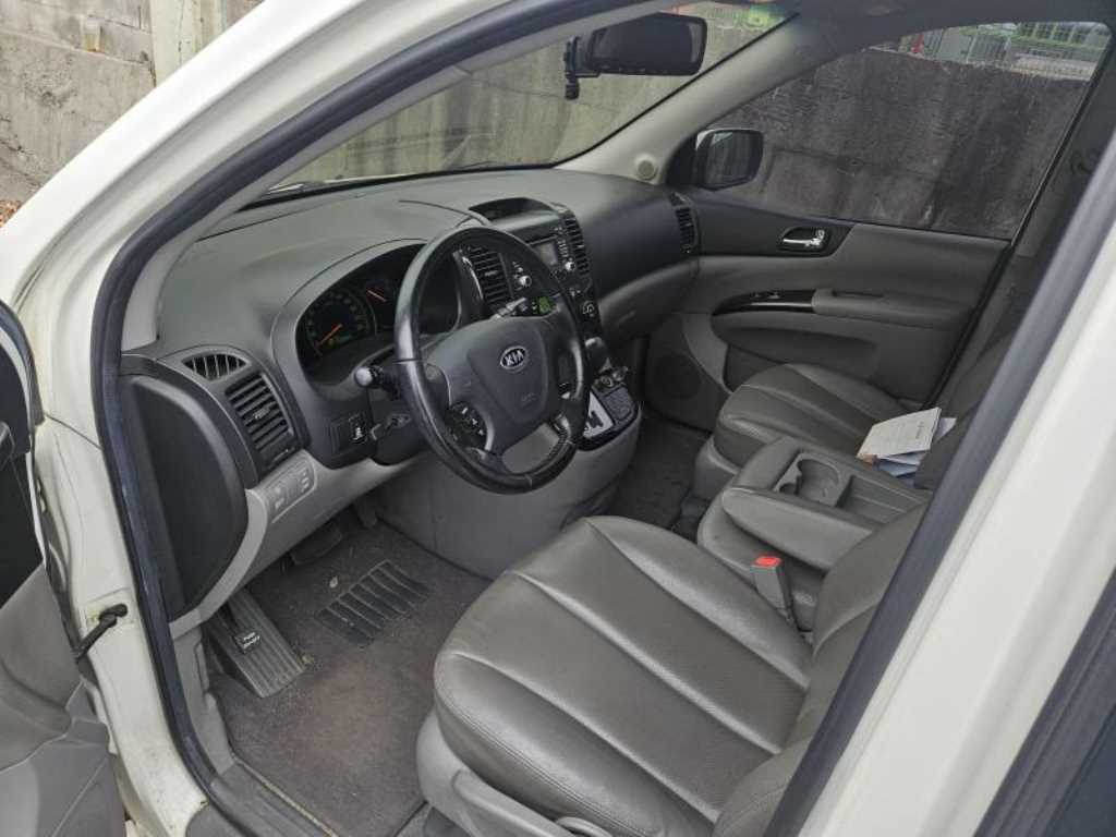 KIA Carnival - Vista 4