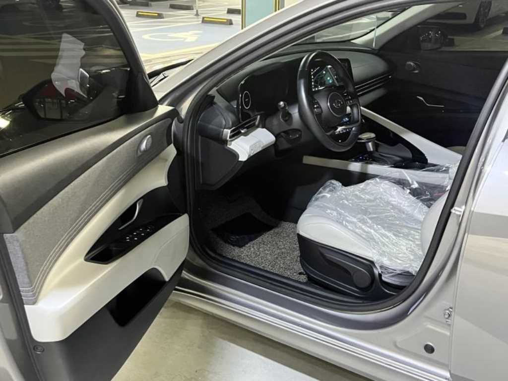 HYUNDAI Avante 2021 Gris - Importación desde Corea - HF Imports Iquique - Foto 1