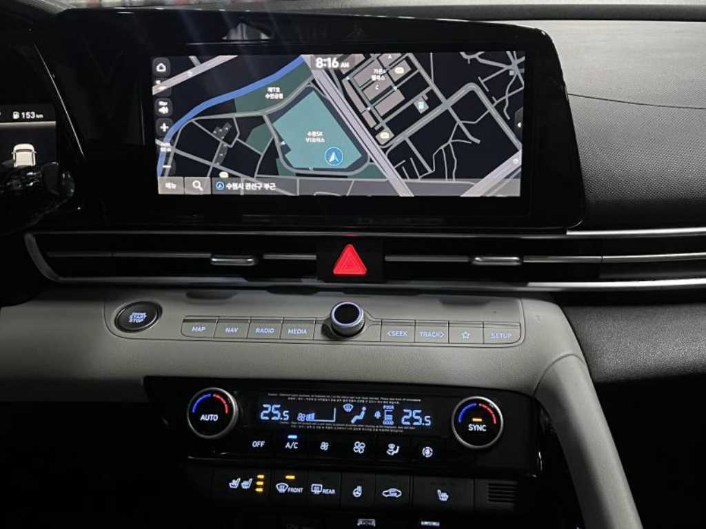 HYUNDAI Avante - Vista 9