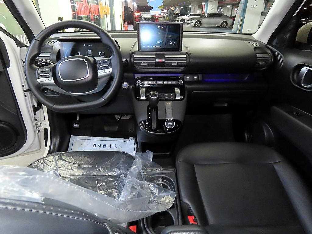 HYUNDAI Casper - Vista 10