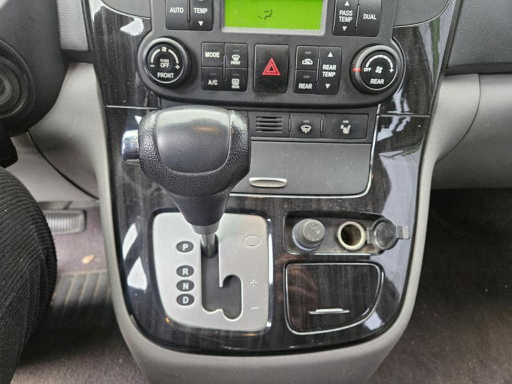 KIA Carnival - Vista 8