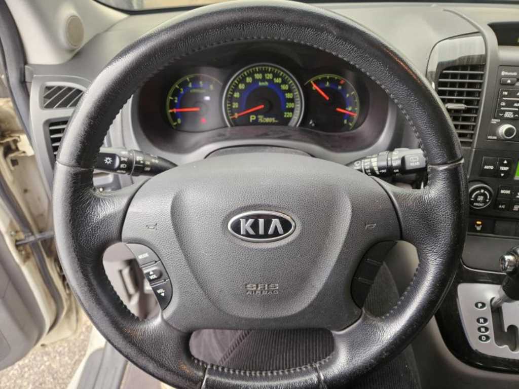 KIA Carnival - Vista 6