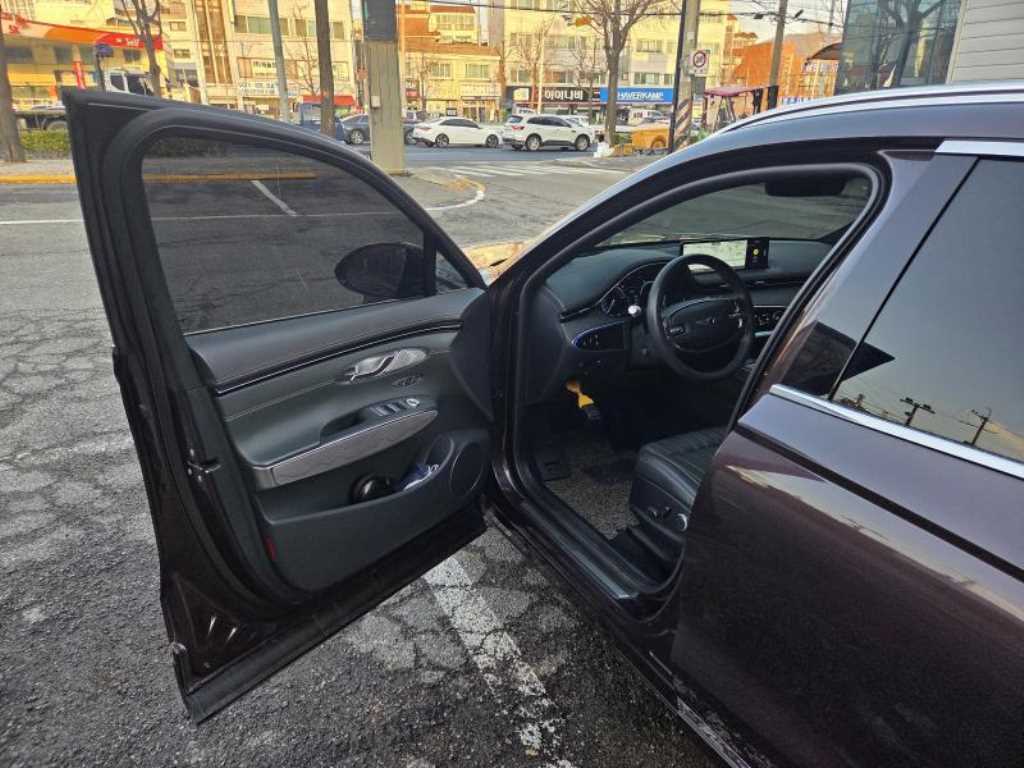 Genesis GV70 - Vista 7