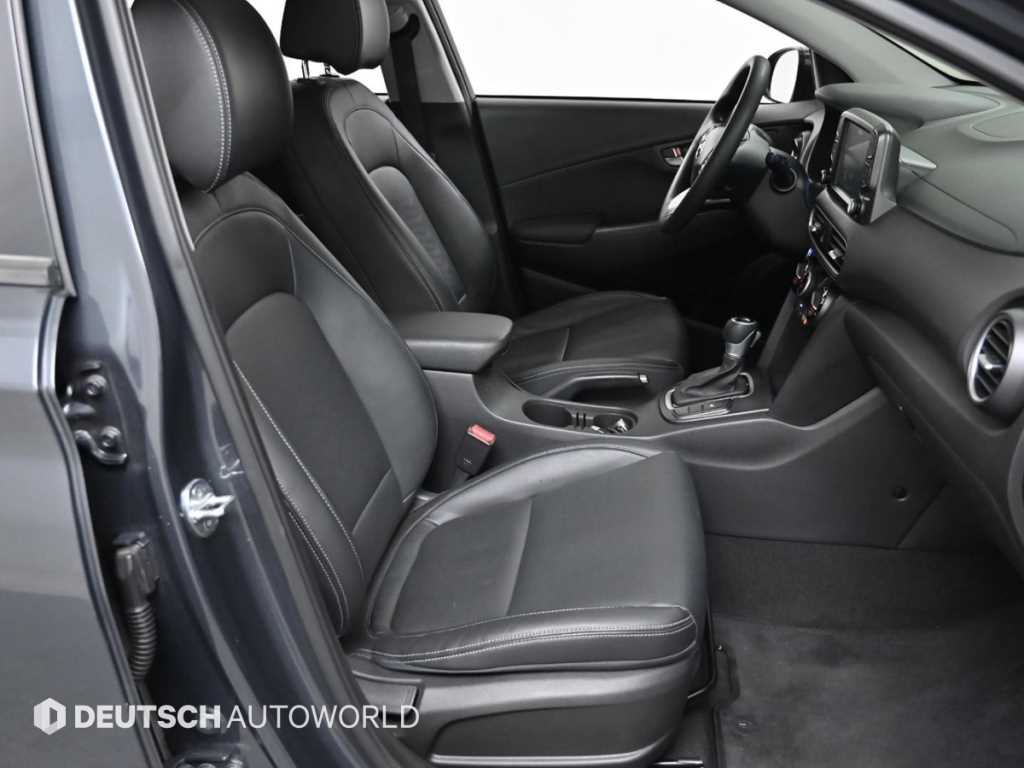 HYUNDAI Kona - Vista 10