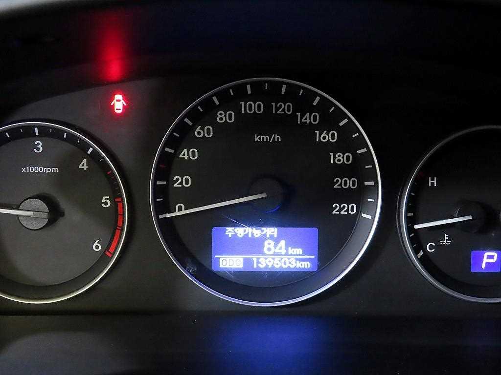 HYUNDAI Starex - Vista 9