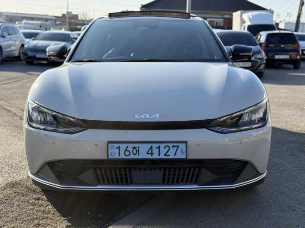 KIA EV6 2022 Blanco - Importación desde Corea - HF Imports Iquique - Foto 1