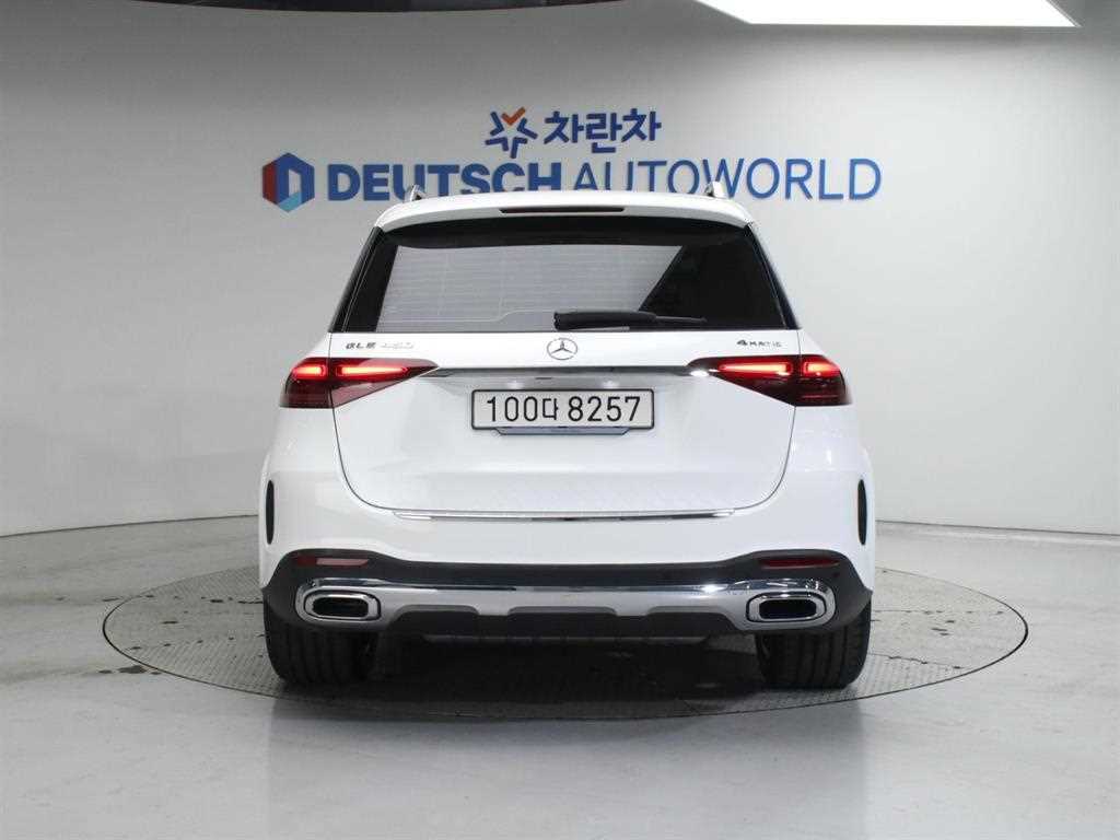 Mercedes Benz GLE Class - Vista 4