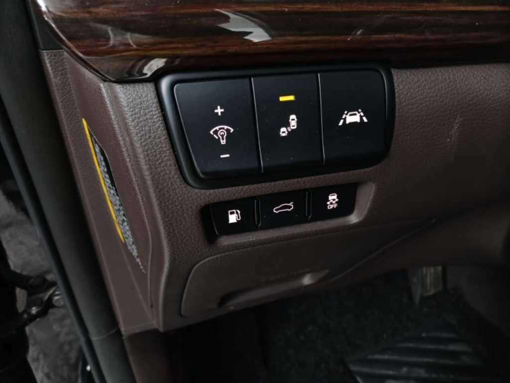 KIA K7 - Vista 10