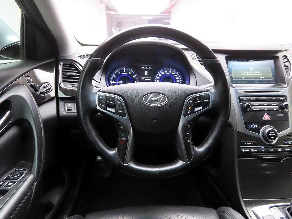 HYUNDAI Grandeur - Vista 7