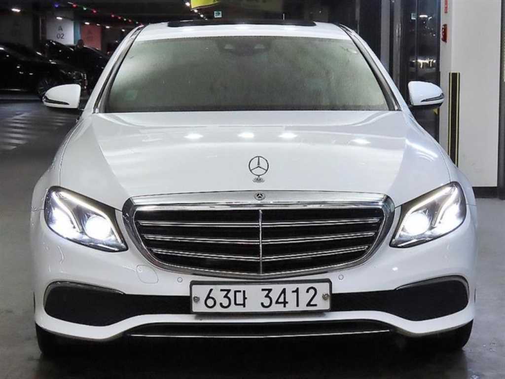 Mercedes Benz E class - Vista 2