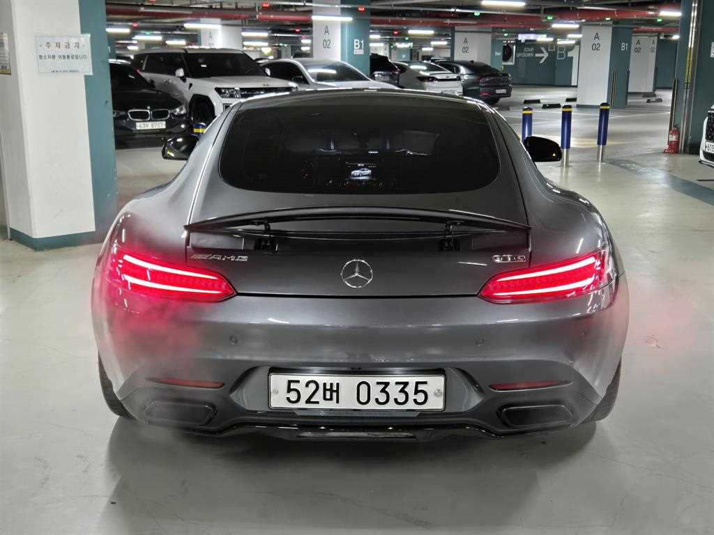 Mercedes Benz AMG GT - Vista 4