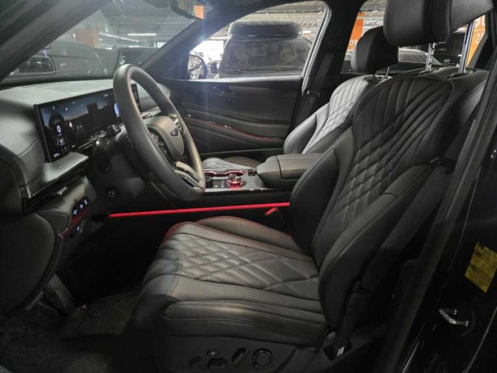 Genesis GV80 - Vista 6