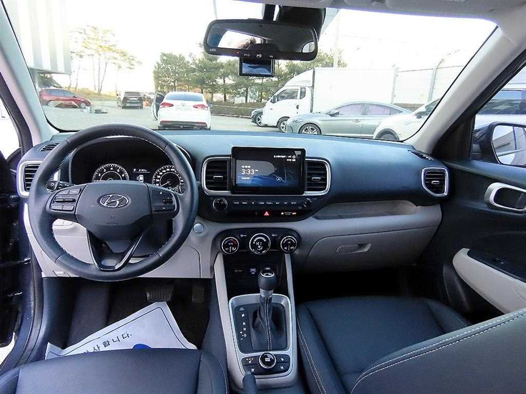 HYUNDAI Venue - Vista 7