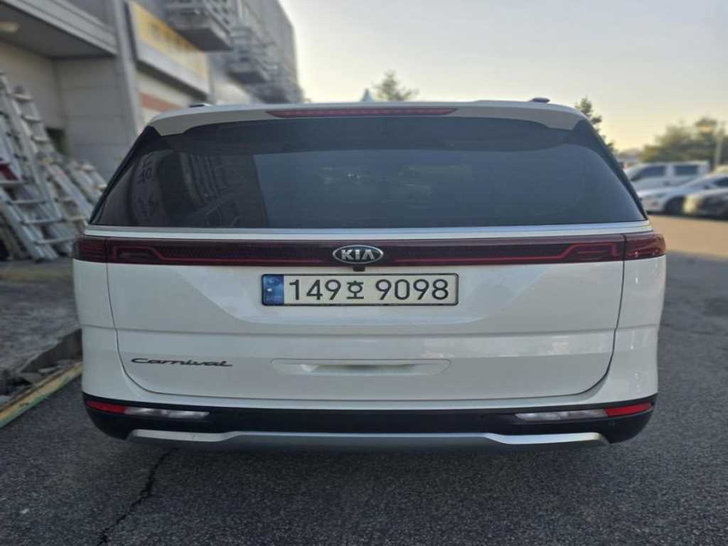 KIA Carnival - Vista 3